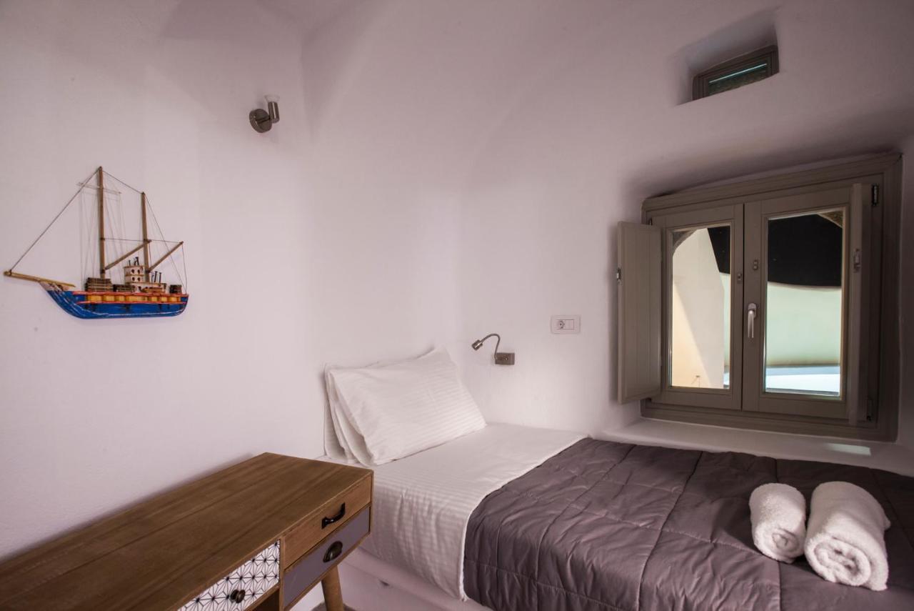 Cupola Suites Oia  Exterior photo
